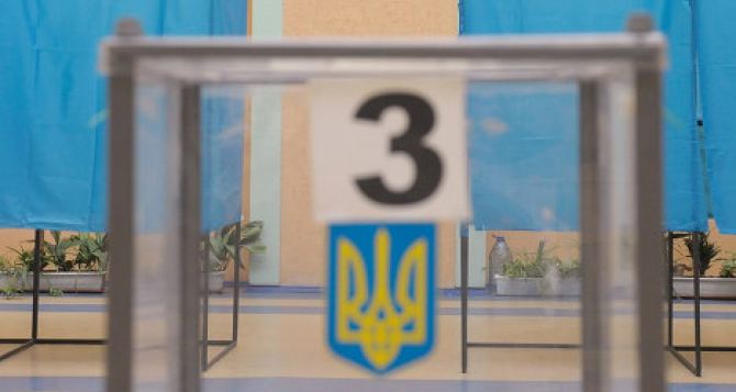 На Донбассе заработали 4 окружных избирательных комиссии из 32