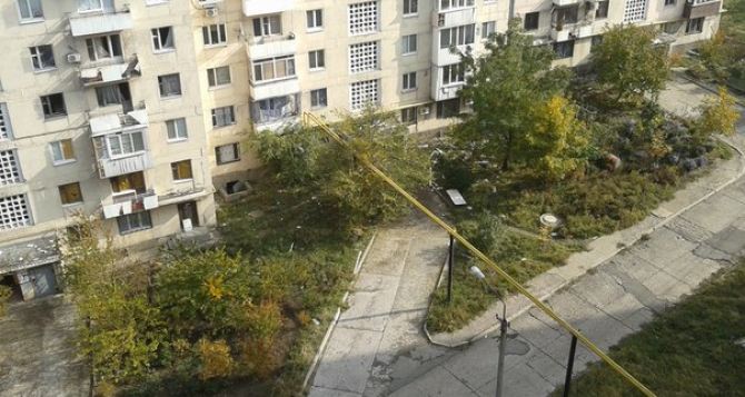 В Донецке в районе улицы Листопрокатчиков слышны громкие взрывы (фото)