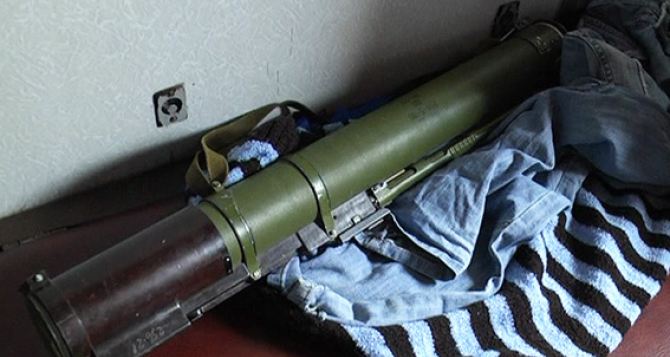 В поезде Луганск-Одесса обнаружили гранатомет, патроны и тротиловую шашку (фото)