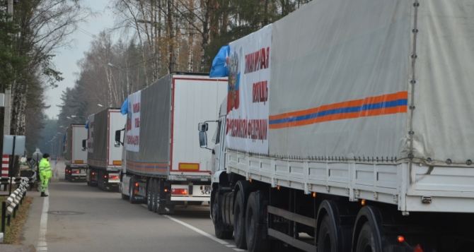 Колонна с гуманитарной помощью для Донбасса остановилась под Воронежем