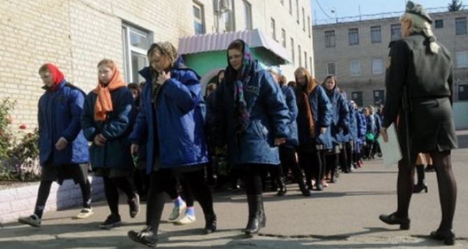 В Харьков перевезли заключенных из зоны АТО