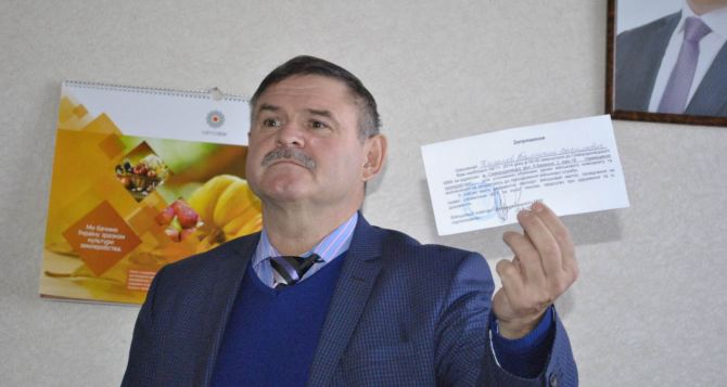 Москаль обещание выполнил: мэру Северодонецка принесли повестку в военкомат (фото)
