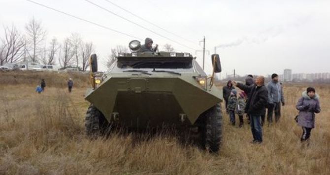 В Харьковской области устроили гонки на военных внедорожниках