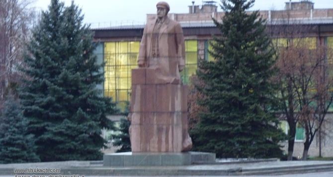 На общественных слушаниях жители Лозовой решили не сносить памятник Ленину