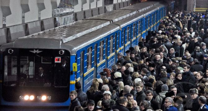 В Харьковском метро снова ищут бомбу