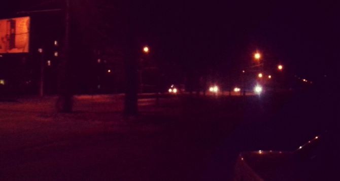 В Луганске в восточных кварталах включили уличное освещение (фото)