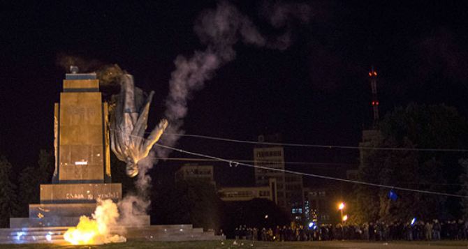 Кернесу не удалось через суд приостановить распоряжение о демонтаже памятника Ленину