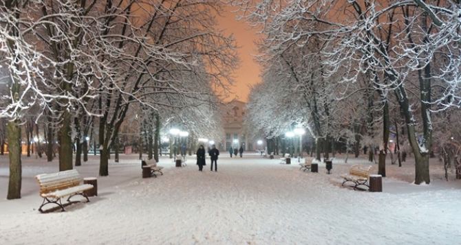 В Луганске коммунальщики убирают снег (адреса)