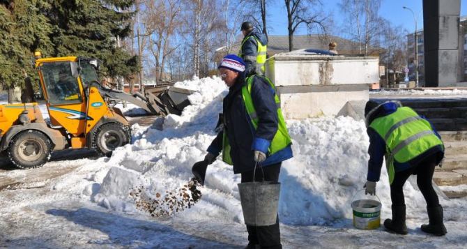 В Харькове будут штрафовать за лед на тротуарах