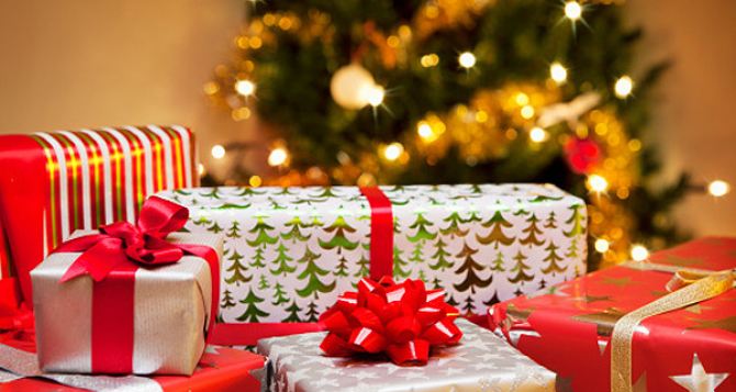 Из Москвы на Донбасс отправились шесть фур с новогодними подарками для детей