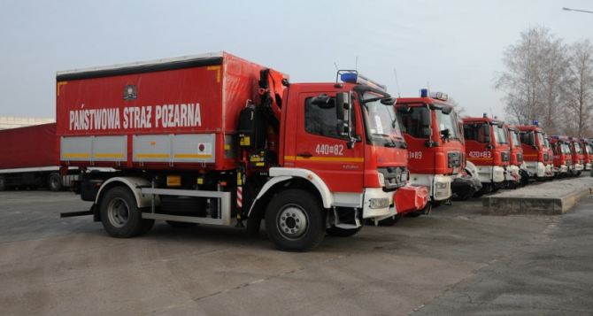 Польша прислала в Харьков пожарные машины с гуманитарной помощью
