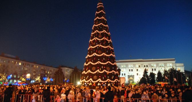 В Луганске 26 декабря состоится открытие главной городской елки