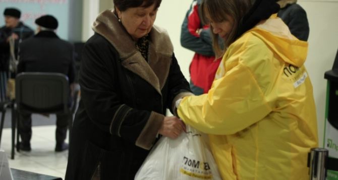 Фонд Рината Ахметова призвал прекратить незаконную блокаду гуманитарной помощи
