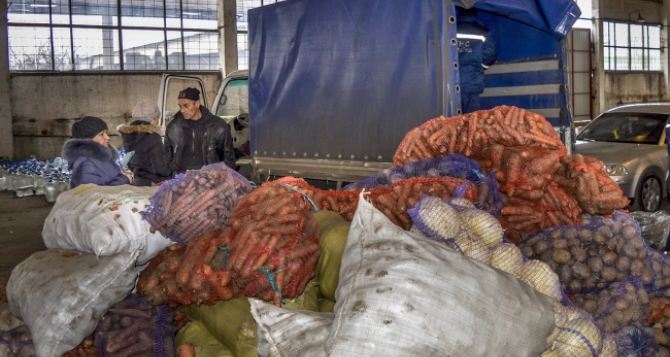 В Донецкую область доставили украинский гуманитарный груз