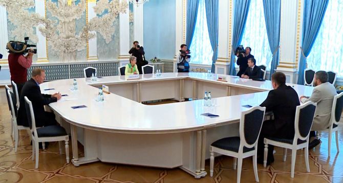 На этой неделе пройдет встреча трехсторонней контактной группы по ситуации на Донбассе