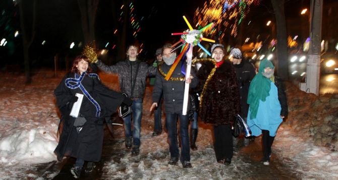 Лишь бы свет не отключали, или Как в Луганске будут праздновать Рождество? (опрос)