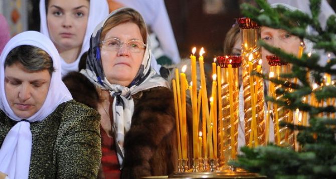 Почему в ДНР отменили ночные рождественские богослужения в церквях?
