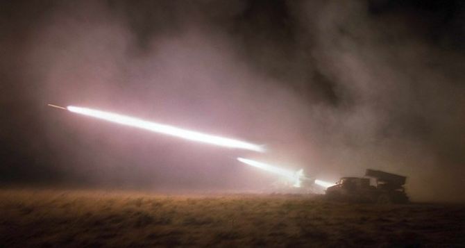 Ночные артобстрелы Донецка (видео)