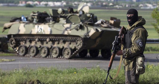 В Луганской области на фугасе подорвались украинские силовики