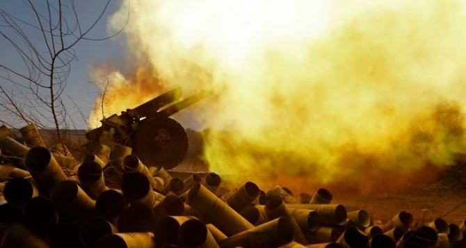 В Донецкой области во время боевых действий два снаряда чуть не попали в склад с хлором