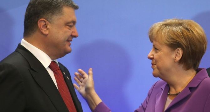 Порошенко и Меркель договорились о встрече глав МИД в «нормандском формате» по поводу ситуации на Донбассе
