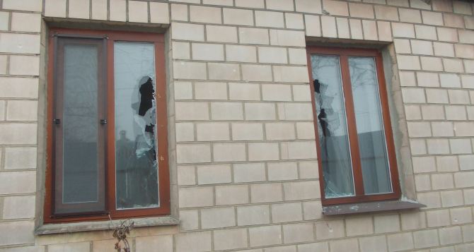 Последствия обстрела Луганска 27 января (фото)