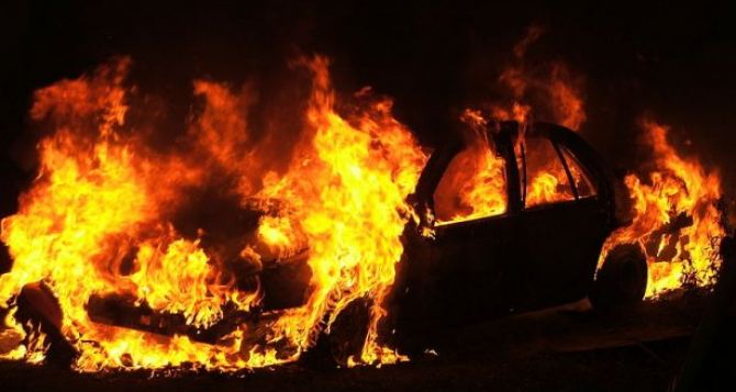 В Харькове за одну ночь спалили три машины