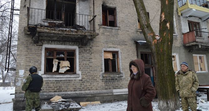 Пустота, разбитые дома, люди в отчаянии... Проклятая война... — Москаль о ситуации в Новотошковке (фото)
