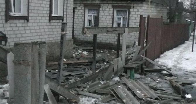 Последствия обстрела Попасной в Луганской области: снаряды повредили жилые дома (фото)