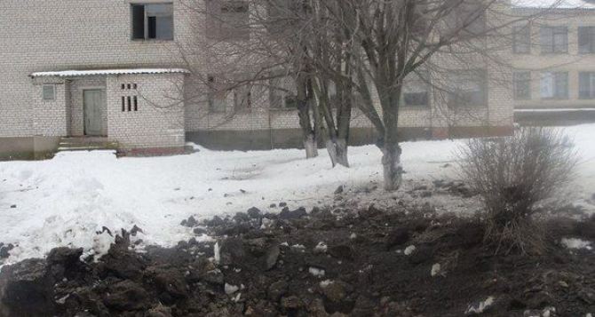 Станица Луганская под огнем: погибли двое мирных жителей, разбит газопровод