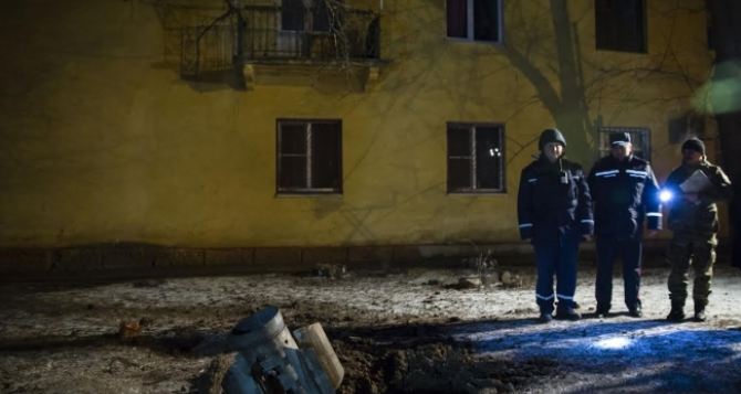 Число погибших от обстрела в Краматорске увеличилось до 16 человек. Порошенко посетил раненых (видео)