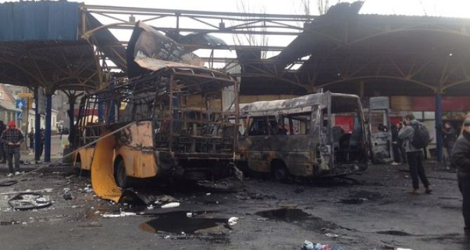 Последствия обстрела автостанции «Центр» в Донецке (фото)