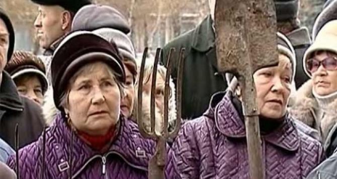 Женщины Харьковской области не отпускают мужей и сыновей на войну