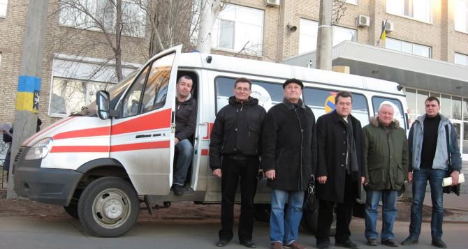 Украинские железнодорожники передали гуманитарку для Луганской области