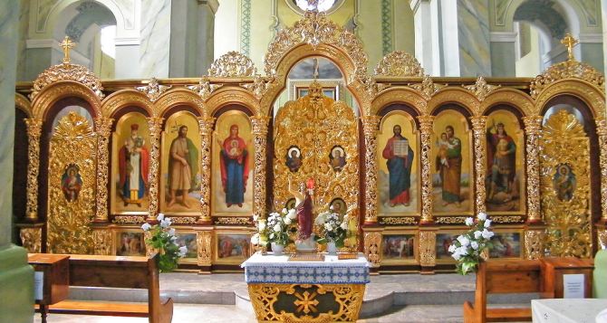 Украинская церковь призвала к строгому посту ради мира