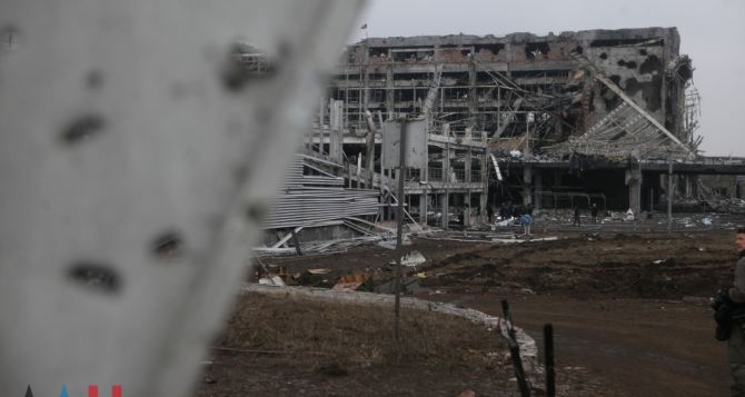 Донецкий аэропорт: месяц после окончания военных действий (фоторепортаж)