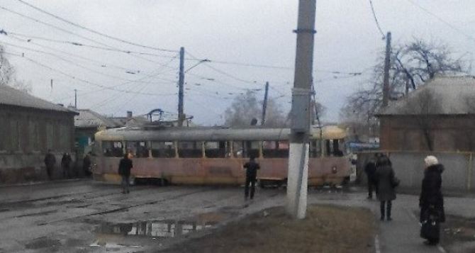 В Харькове трамвай сошел с рельсов. Есть пострадавшие