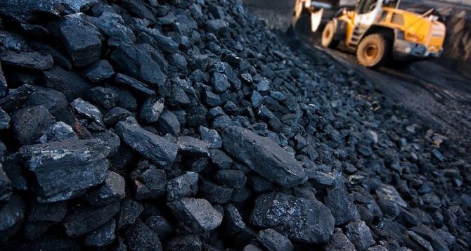Украина снизила добычу угля в почти два раза