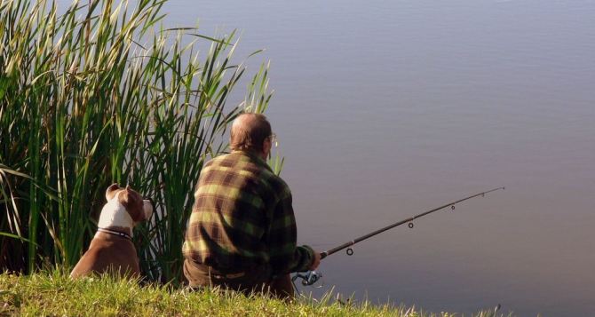 В Луганской области запретили ловить рыбу в весенне-летний период