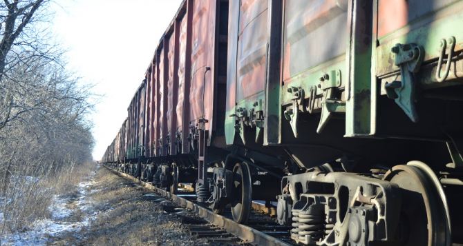 В Луганской области подорвали железнодорожный мост с угольным эшелоном