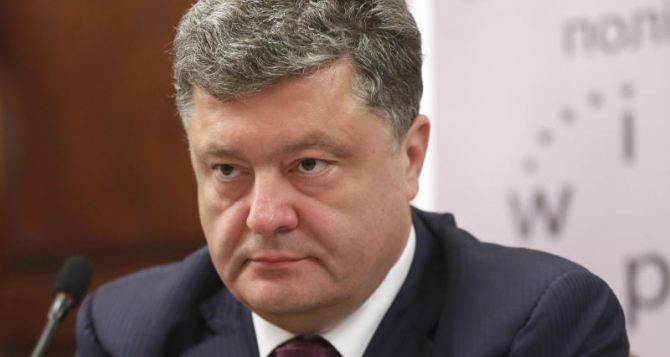 Порошенко заявил, что готов объявить референдум о госустройстве Украины «в любой момент»