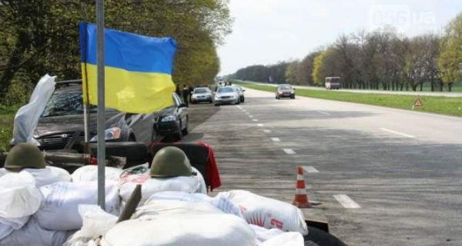 Пограничники задержали 19 машин, которые везли продукты на неподконтрольную Украине территорию