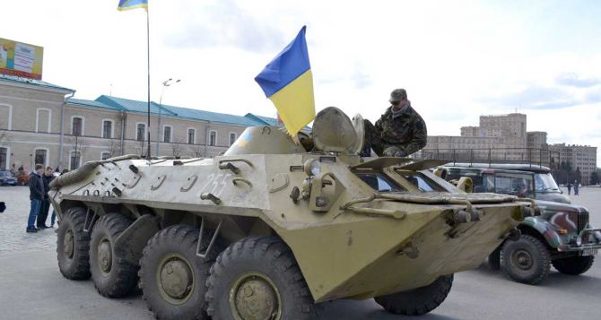 Харьковские волонтеры передали армии бронетранспортер
