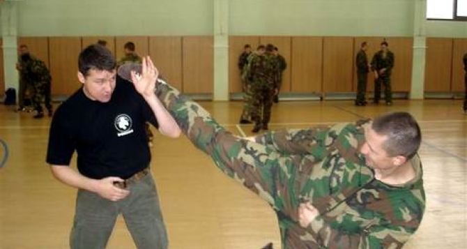 Харьковчан учат азам военной подготовки. Бесплатно и за деньги