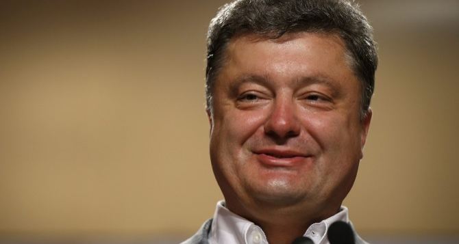 Порошенко назначил четыре руководителя военно-гражданских администраций в Луганской области
