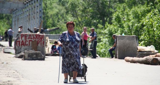 Из Станицы в Луганск: стоимость проезда в автобусе до моста снизили до 5 гривен