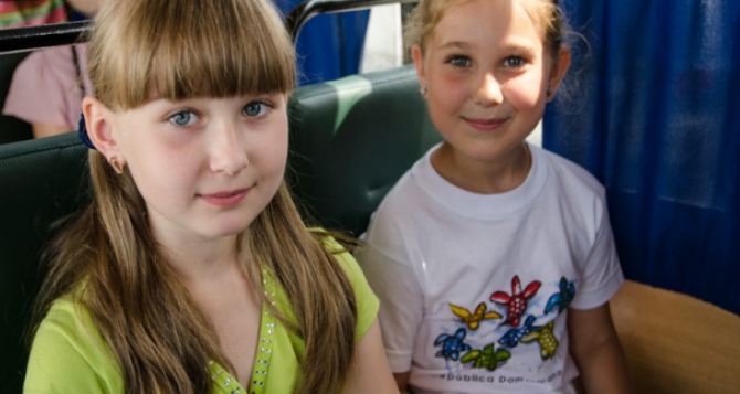 В Харькове отправили детей переселенцев на отдых в санаторий
