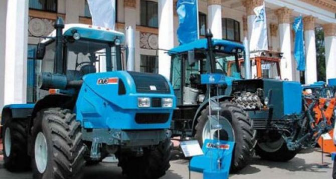 Харьковский тракторный завод сократил поставки в Россию