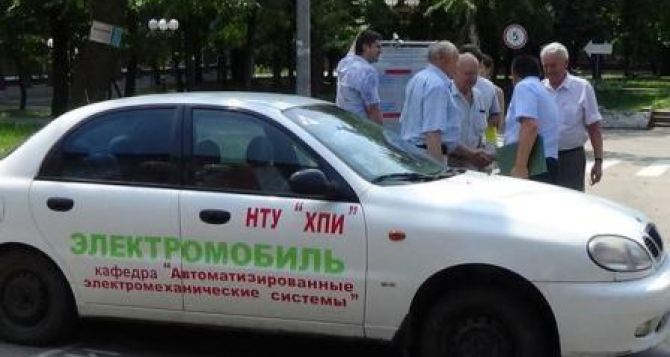 Харьковские конструкторы разработали электромобиль (фото)