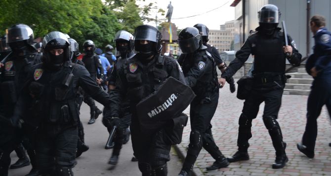 В Харьковской области за год уволили тысячу милиционеров
